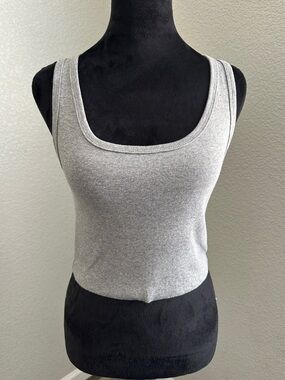 NWT Women's Gray Ribbed Tank Top - Classic Scoop Neck
